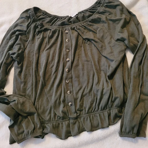 Ardene Faux Button Ruffle Top - Size Large - Picture 2 of 5